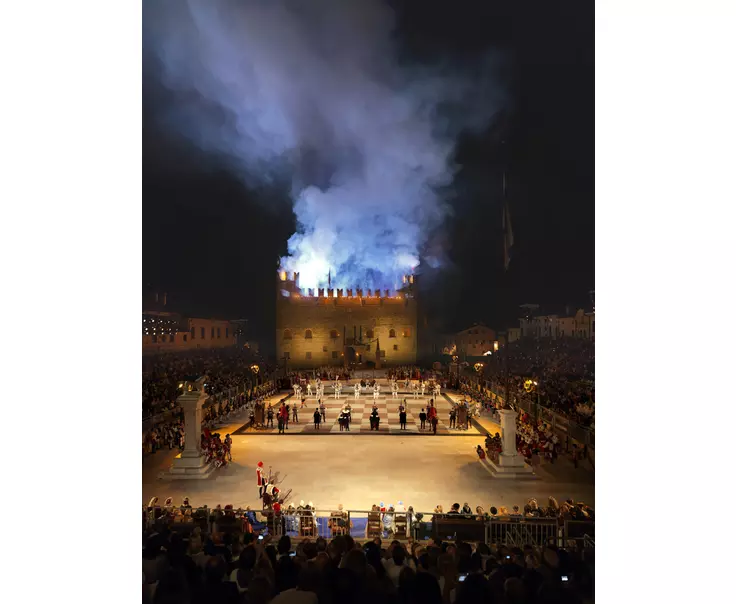 Vimar - Partita scacchi Marostica - l'incendio del castello